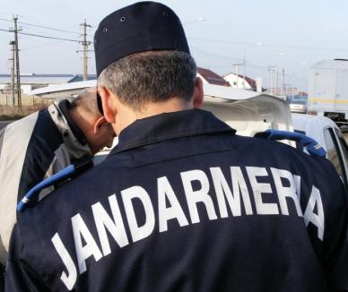 Jandarmii au lăsat în beznă trei hoţi de curent din Sălard
